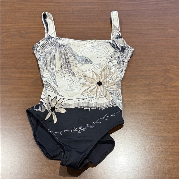 Gottex Other - Gottex Black and Cream Floral One Piece Swimsuit
